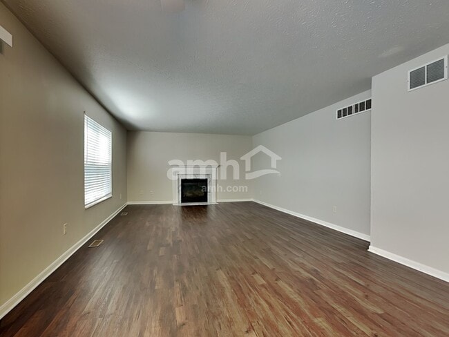 Photo - 637 Ellen Dr