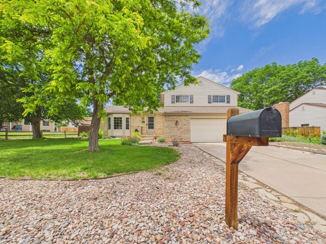 Building Photo - Gorgeous Home in Centennial!