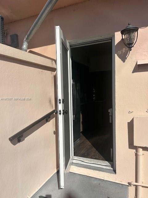 Building Photo - 1785 Calais Dr Unit 5