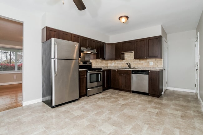 Photo - 803 Serben Dr