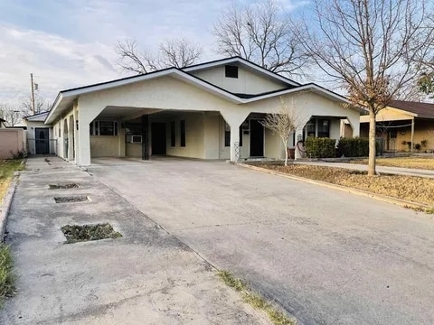 Photo - 815 W 6th St