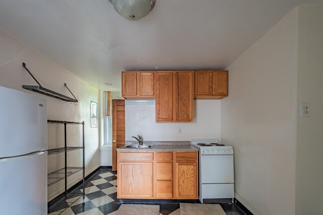 Building Photo - 86 S 15th St Unit 2 Rental