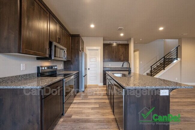 3005 Sunburst Dr