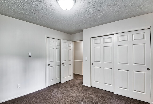 Photo - Forrest Bluff Apartments