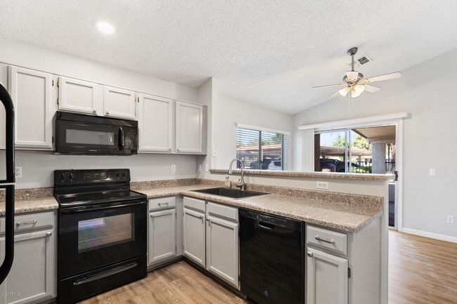 Photo - 1120 N Val Vista Dr