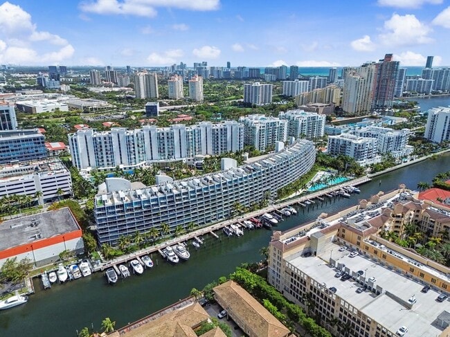 Photo - 2950 NE 188th St