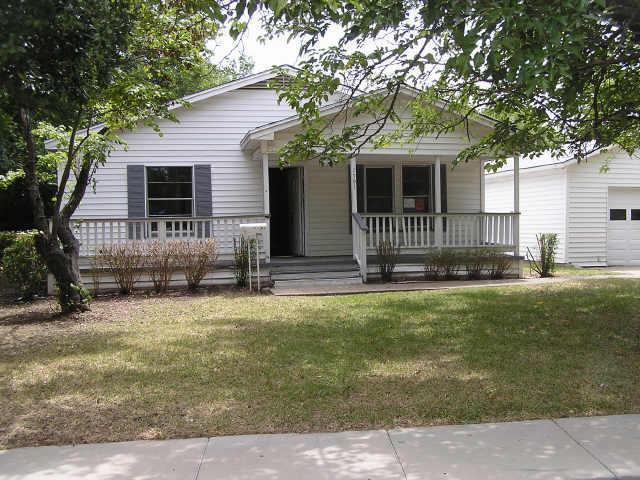 Building Photo - 1701 Daniel Dr