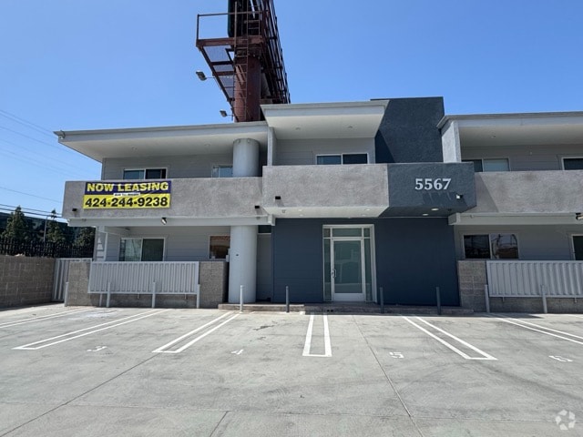Building Photo - 5567 Inglewood Blvd Rental
