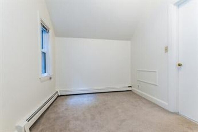 Photo - 18 Ashley St Unit 3