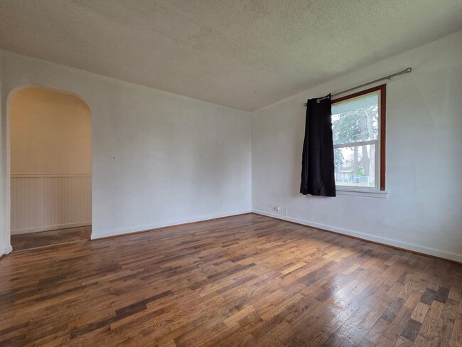 Photo - 8801 Commercial St SW