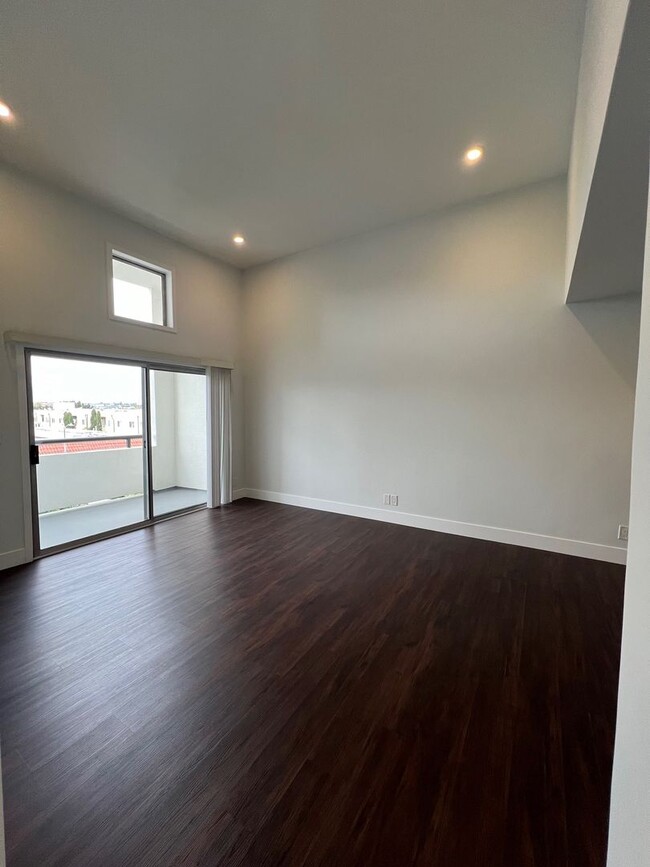 Photo - Terraces at the Lake