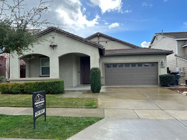 Building Photo - Beautiful 3 Bedroom 2 Bathroom Dove Creek Community Single Family Home in Atascadero Available 8/...