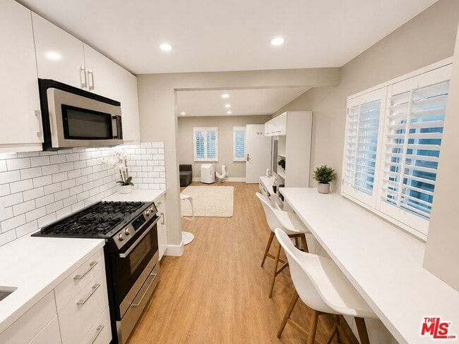 Photo - 10 27th Ave Unidad 10A
