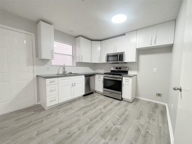 Photo - 21231 Grand Linden Ct