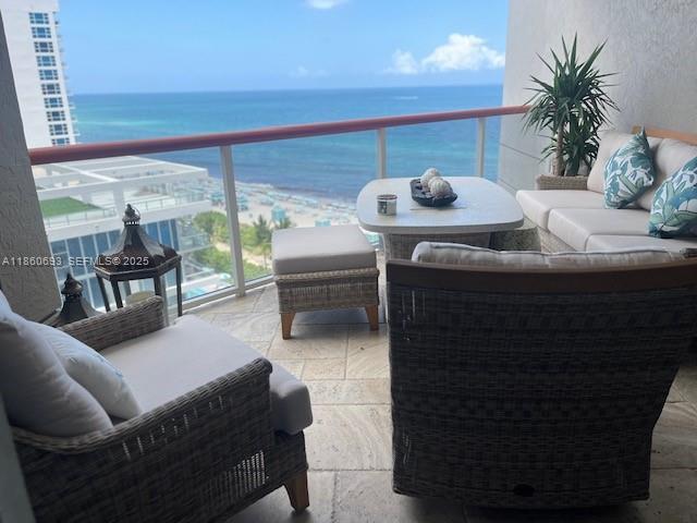 Building Photo - 6767 Collins Ave Unit 1107