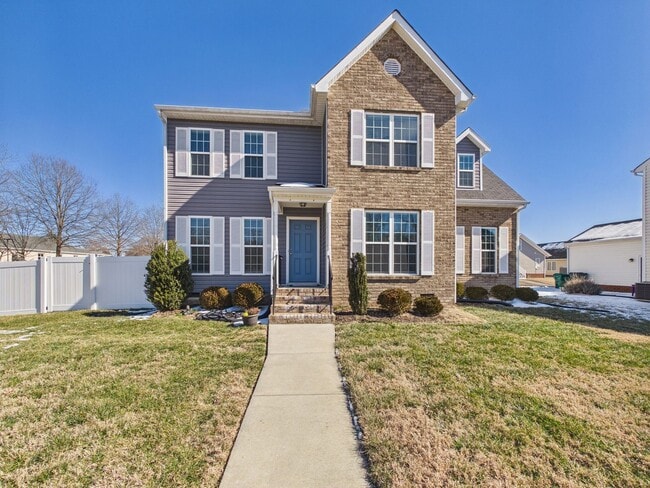 Building Photo - 3121 Divine Dr