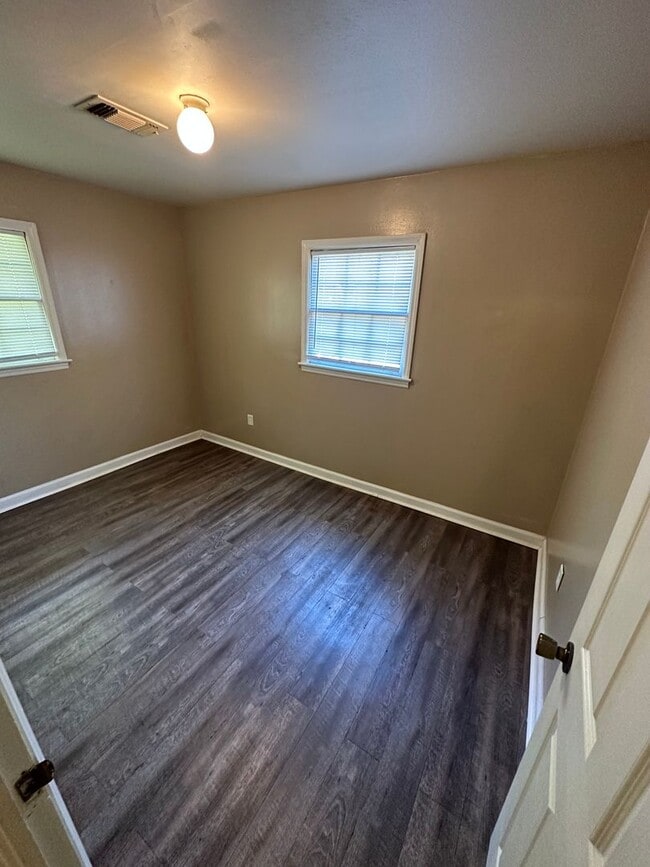 Photo - 3/1 move in ready! First Month's Rent FREE!