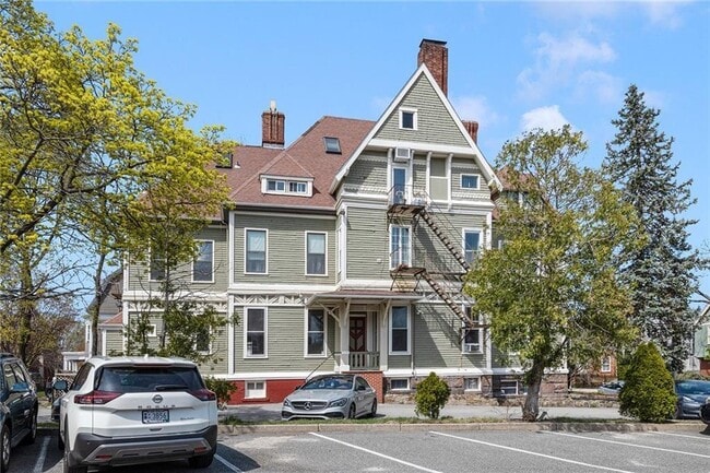 87 Cooke St Unit 2