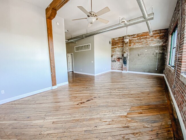 Photo - 423 N 3rd St Unit A