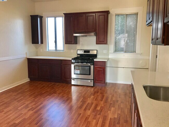 Photo - 1707 Lincoln Ave Unit B