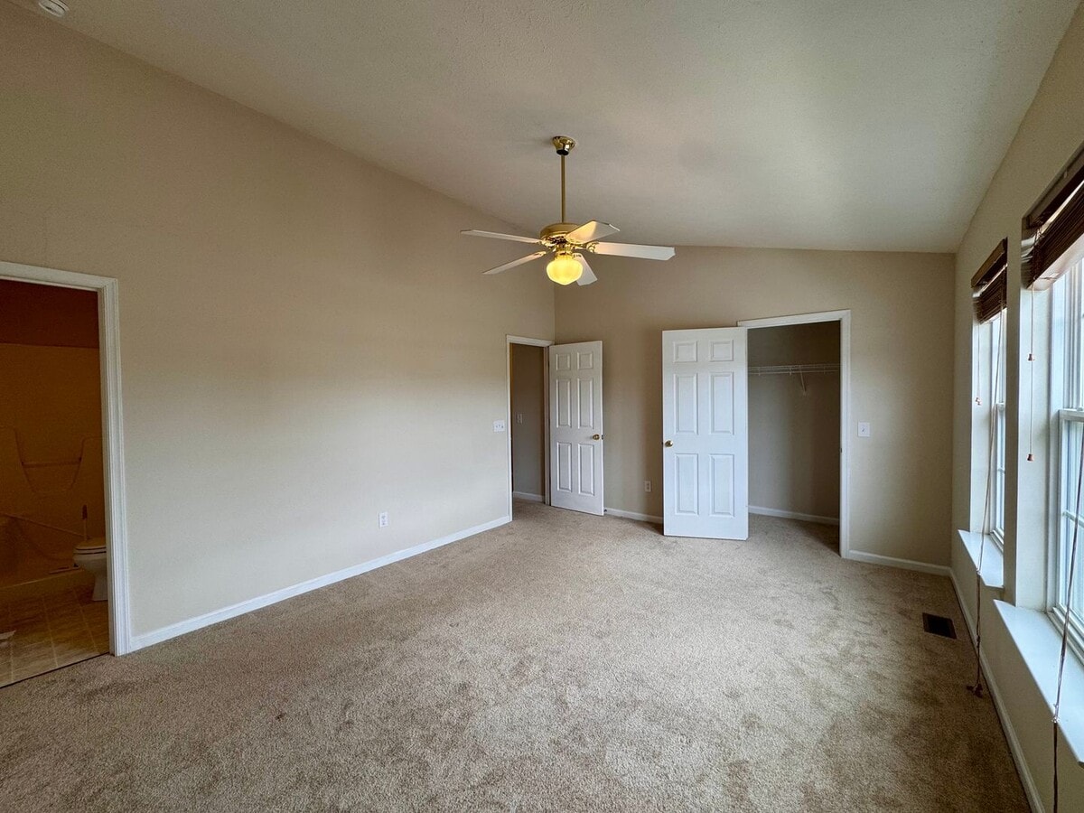 Photo - 337 Emerson Ln