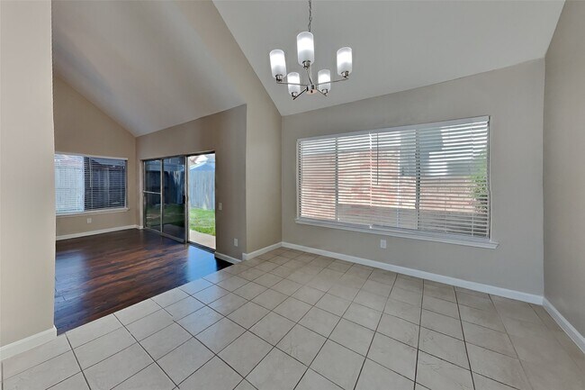16015 Juniper Grove Dr