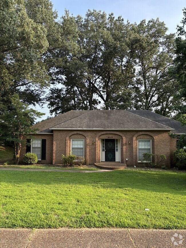 Building Photo - 8375 Rembrook Dr Rental