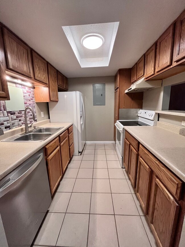 Photo - Large 3-bedroom 2 Bathroom in Robinwood! Unit 102