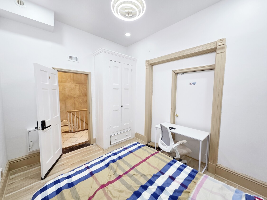 Photo - 70 Weirfield St (Brooklyn, NY)
