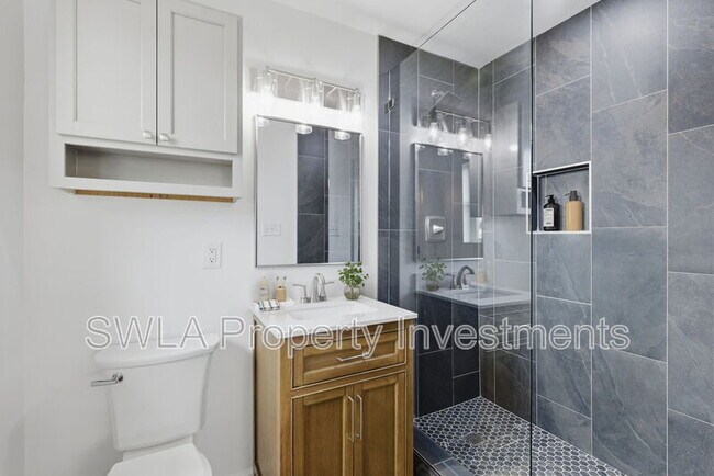 Photo - 213 Dewitt St