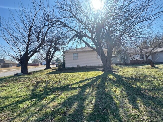 Photo - 9111 N Walker Ave