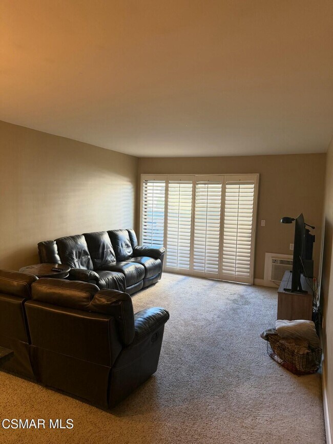 Photo - 10982 Roebling Ave