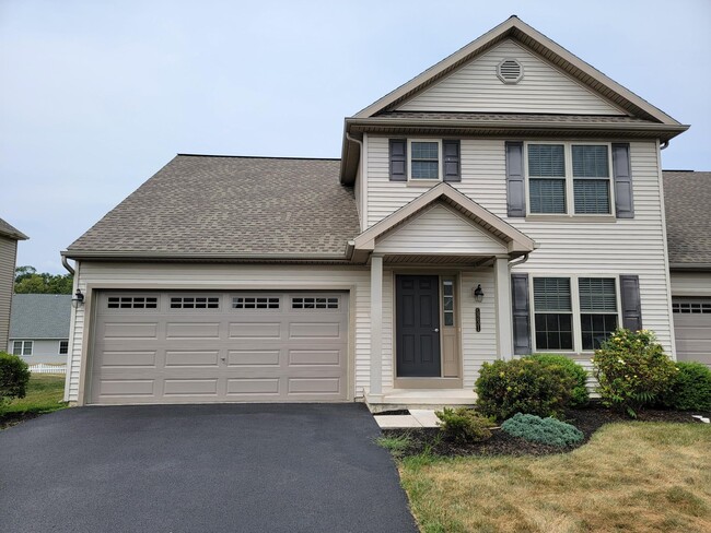 Building Photo - 5231 Summerfield Dr
