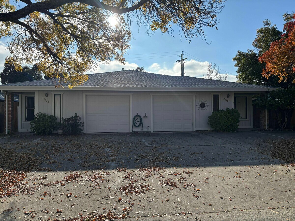 Photo - 1714 Kent St