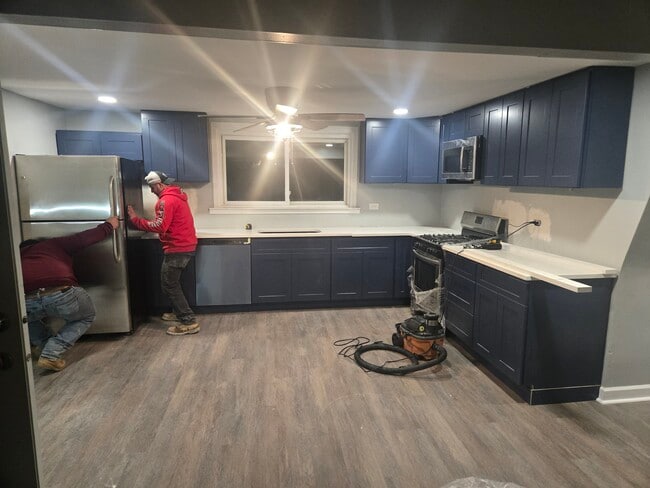 Building Photo - 4629 S Kedvale Ave Unit Apt 2