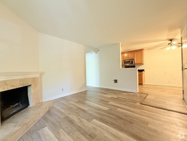 Building Photo - 9959 Erma Rd Rental