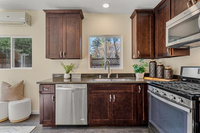 Photo - "Charming 1-Bedroom Apartment in the Heart of Bronx – Your Perfect Urban Retreat!"