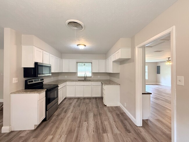 Photo - 4075 Old Bonham Rd