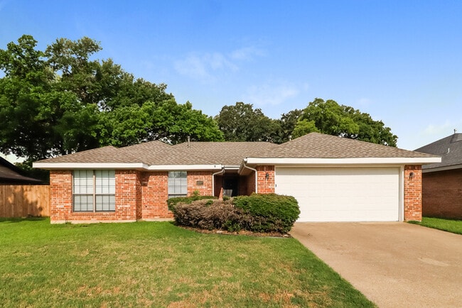 Building Photo - 1207 Belclaire Ln Rental