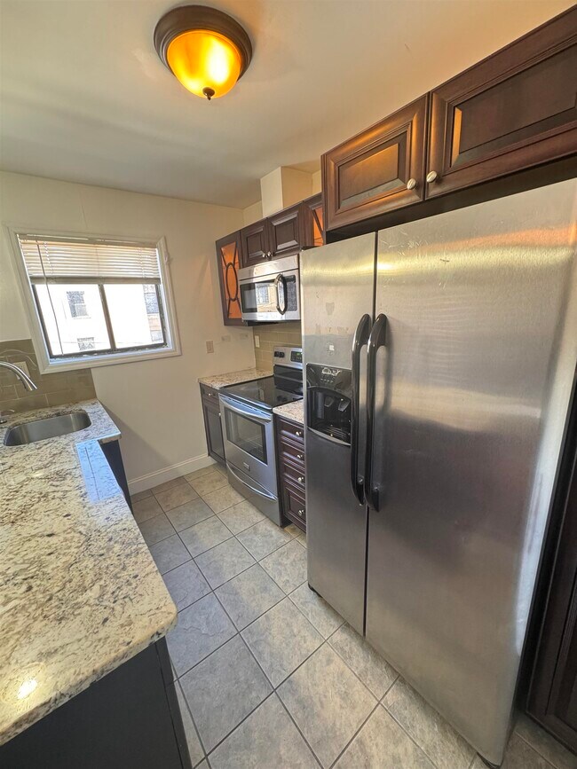 Photo - 6409 Granton Ave Unit 1D