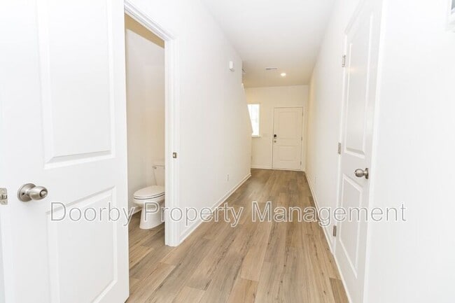 Photo - 115 Saddlebred Wy