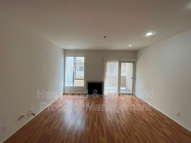 19350 Sherman Way Unidad 136