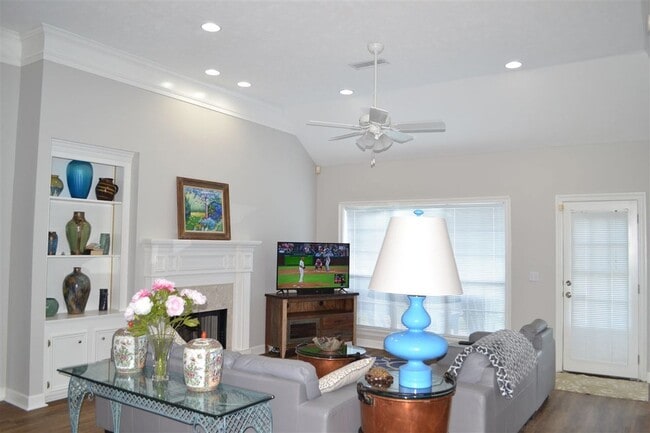 Photo - 109 Stratford Dr