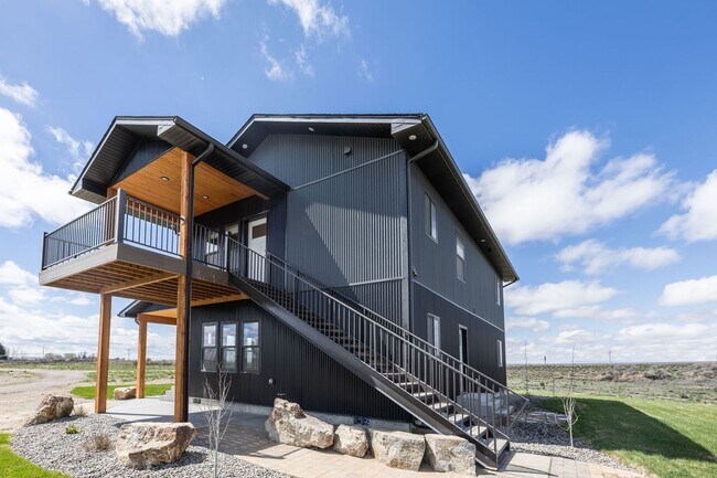 Photo - L2422OY Unit Upstairs