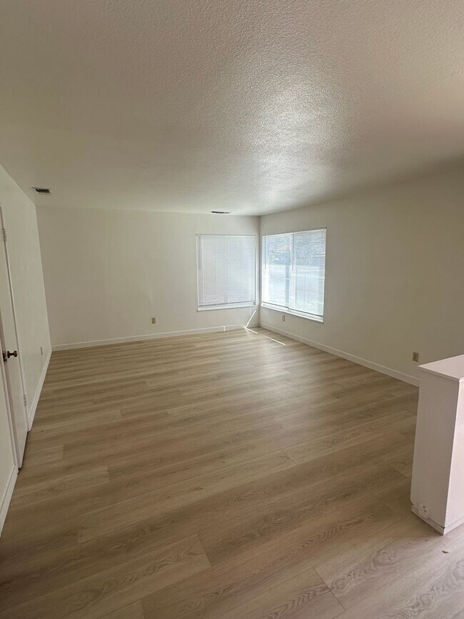 2113 Gordon Ave