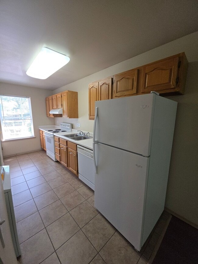 Photo - 110 W 5th St Unit C