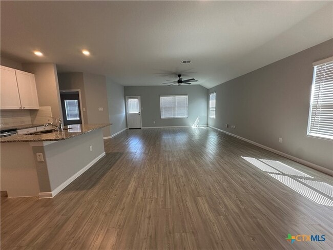 Photo - 341 Cordova Xing