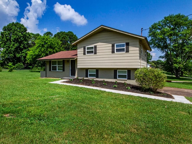 Photo - 11001 Roane Dr