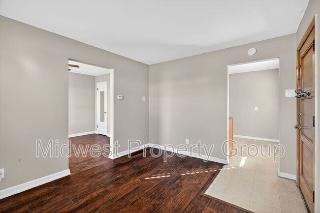 Photo - 9204 Lackland Rd