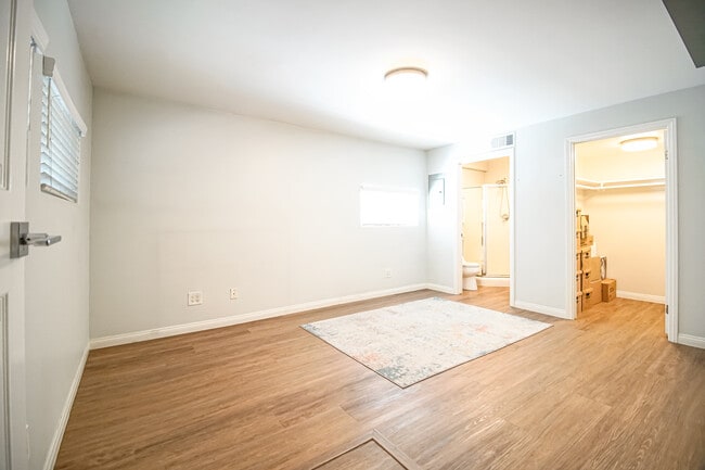 10929 Landale St Unidad 1